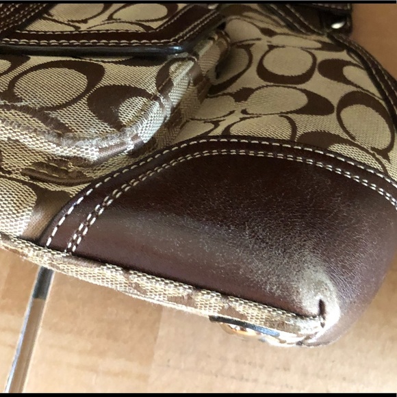 Coach Hampton signature satchel. Needs some TLC - Picture 8 of 15